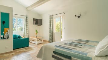 Chambre Double Supérieure | Minibar, coffres-forts dans les chambres, décoration personnalisée