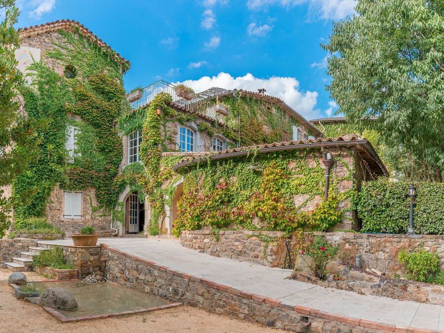 Facciata della struttura