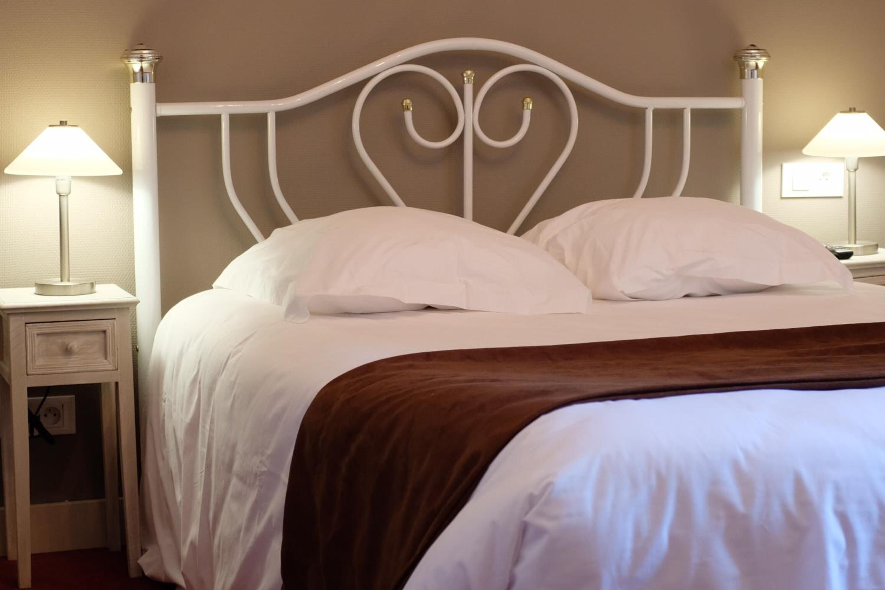 individually decorated, individually furnished, desk, soundproofing