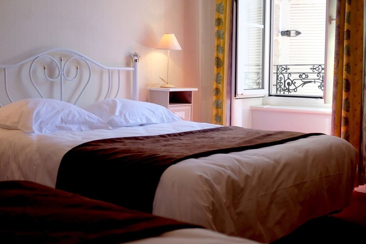 standard triple room | individually decorated, individually furnished, desk, soundproofing