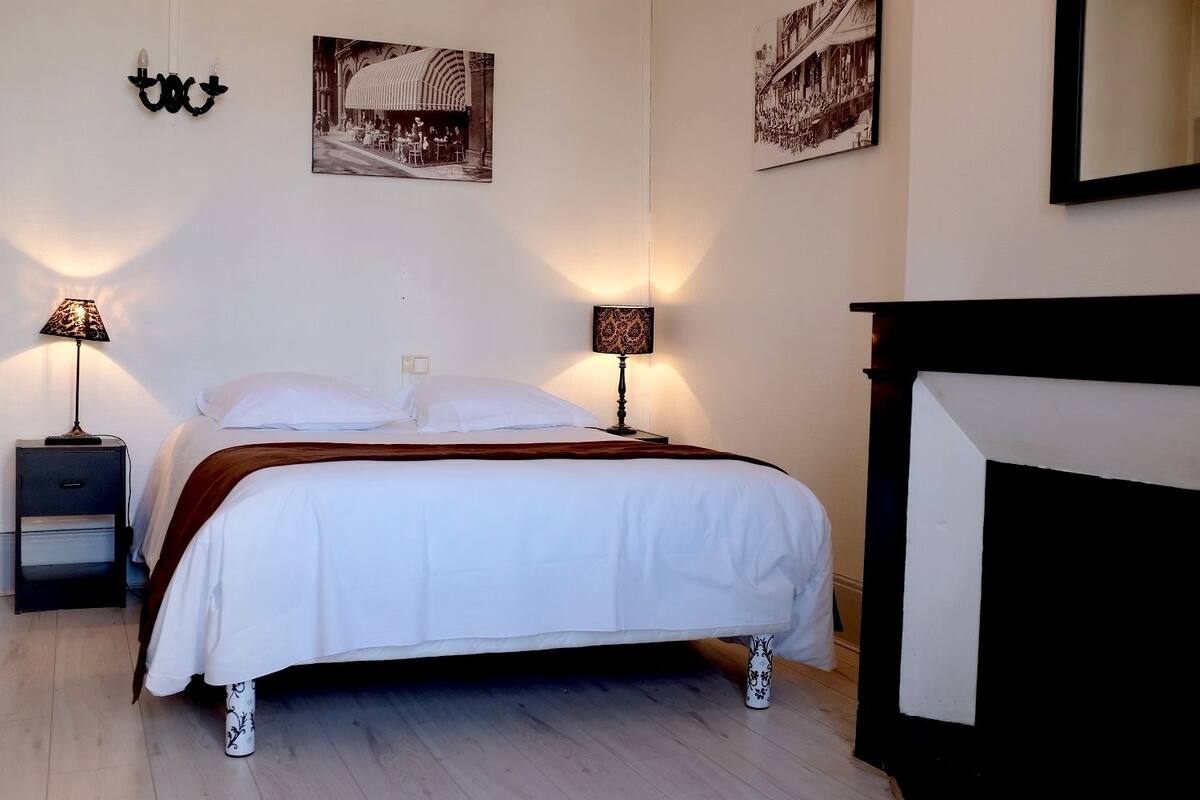 Habitación doble estándar | Escritorio, insonorización, cunas gratuitas y wifi gratis