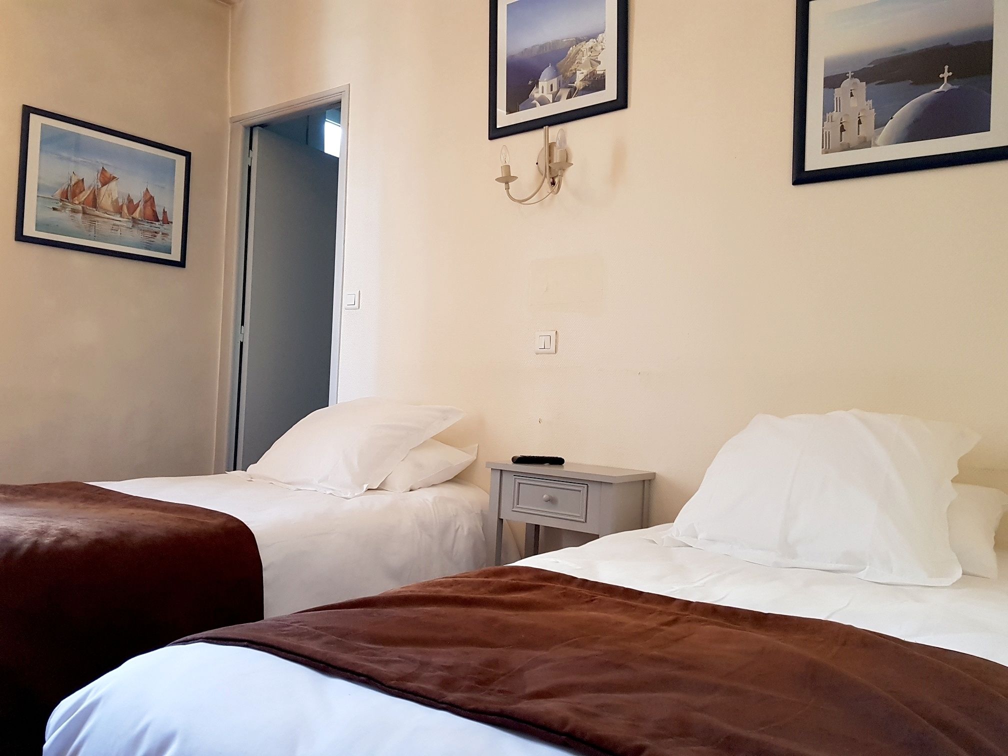 standard twin room | individually decorated, individually furnished, desk, soundproofing