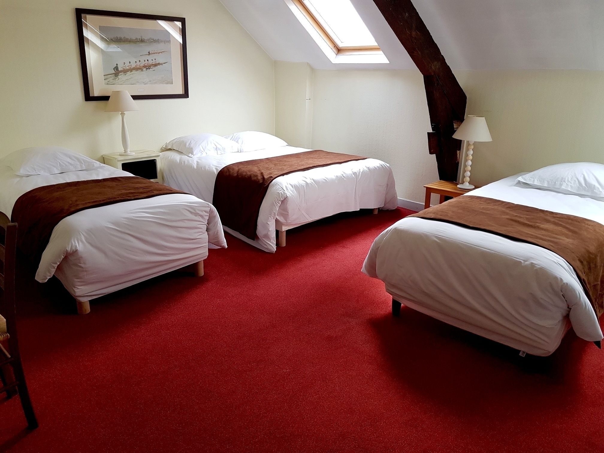 individually decorated, individually furnished, desk, soundproofing