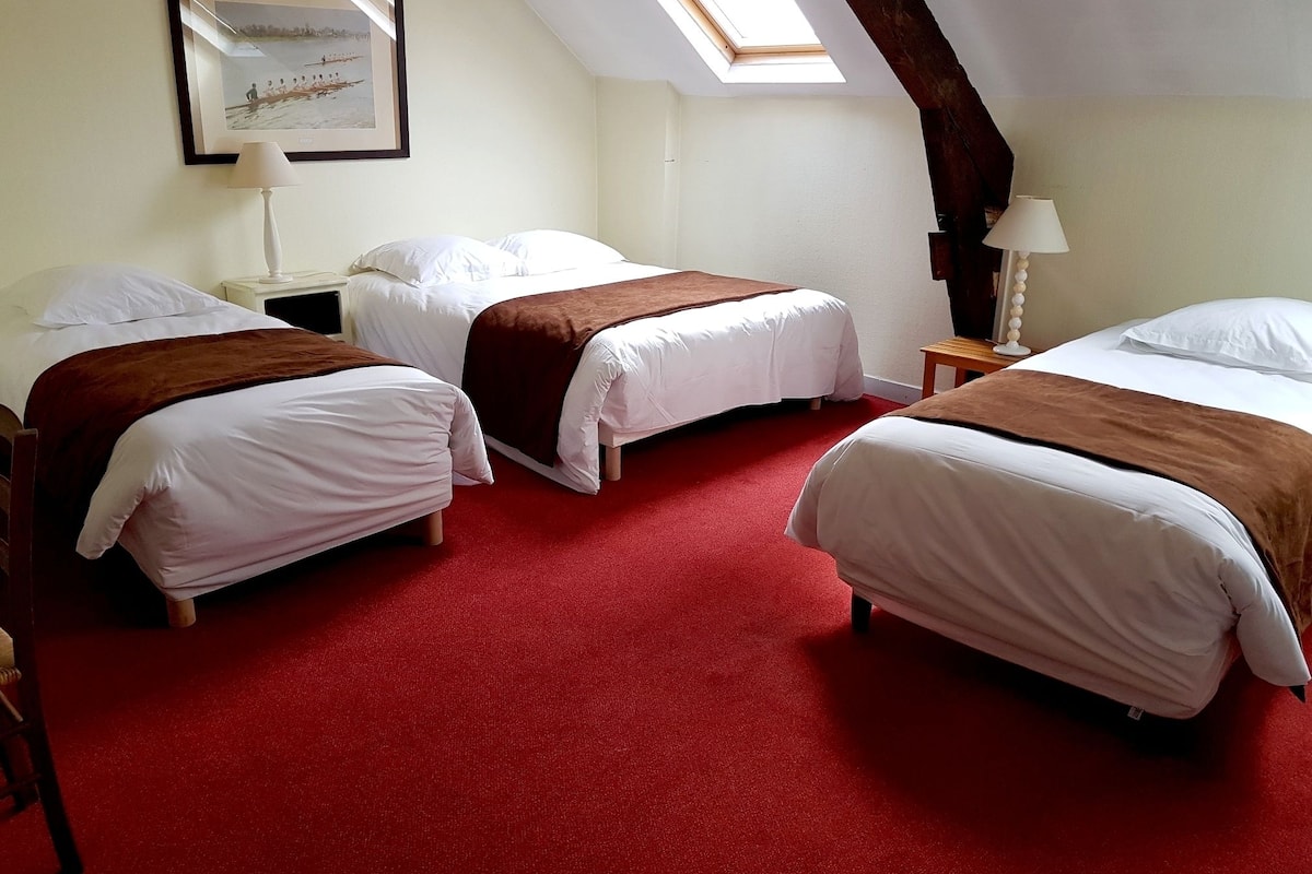 individually decorated, individually furnished, desk, soundproofing