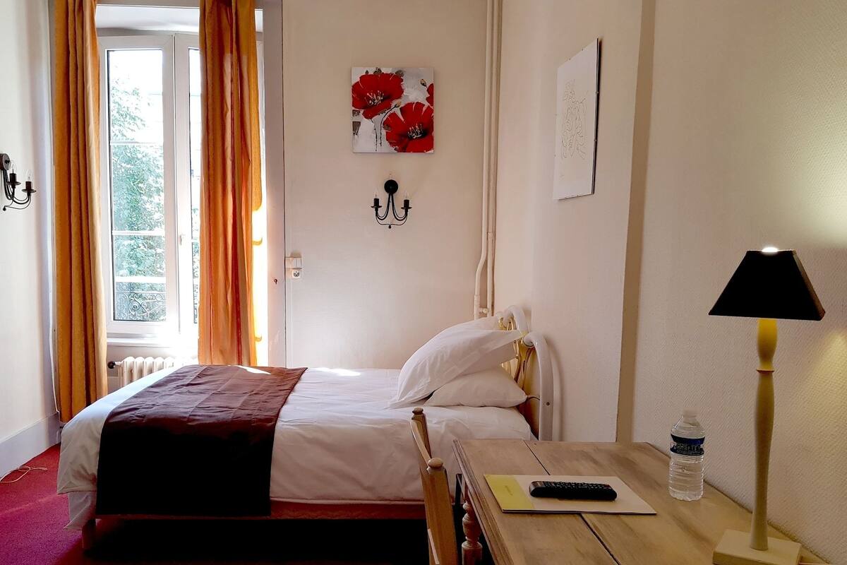 Habitación individual estándar | Escritorio, insonorización, cunas gratuitas y wifi gratis