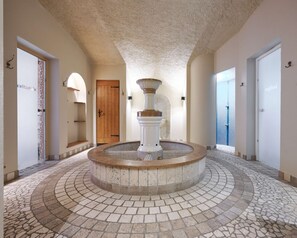 Sauna, hot tub, steam room, body treatments, aromatherapy