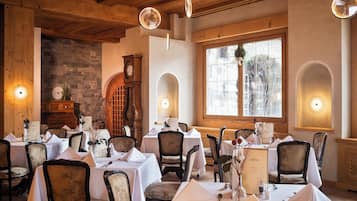 Free daily cooked-to-order breakfast