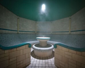 Sauna, hot tub, steam room, body treatments, aromatherapy