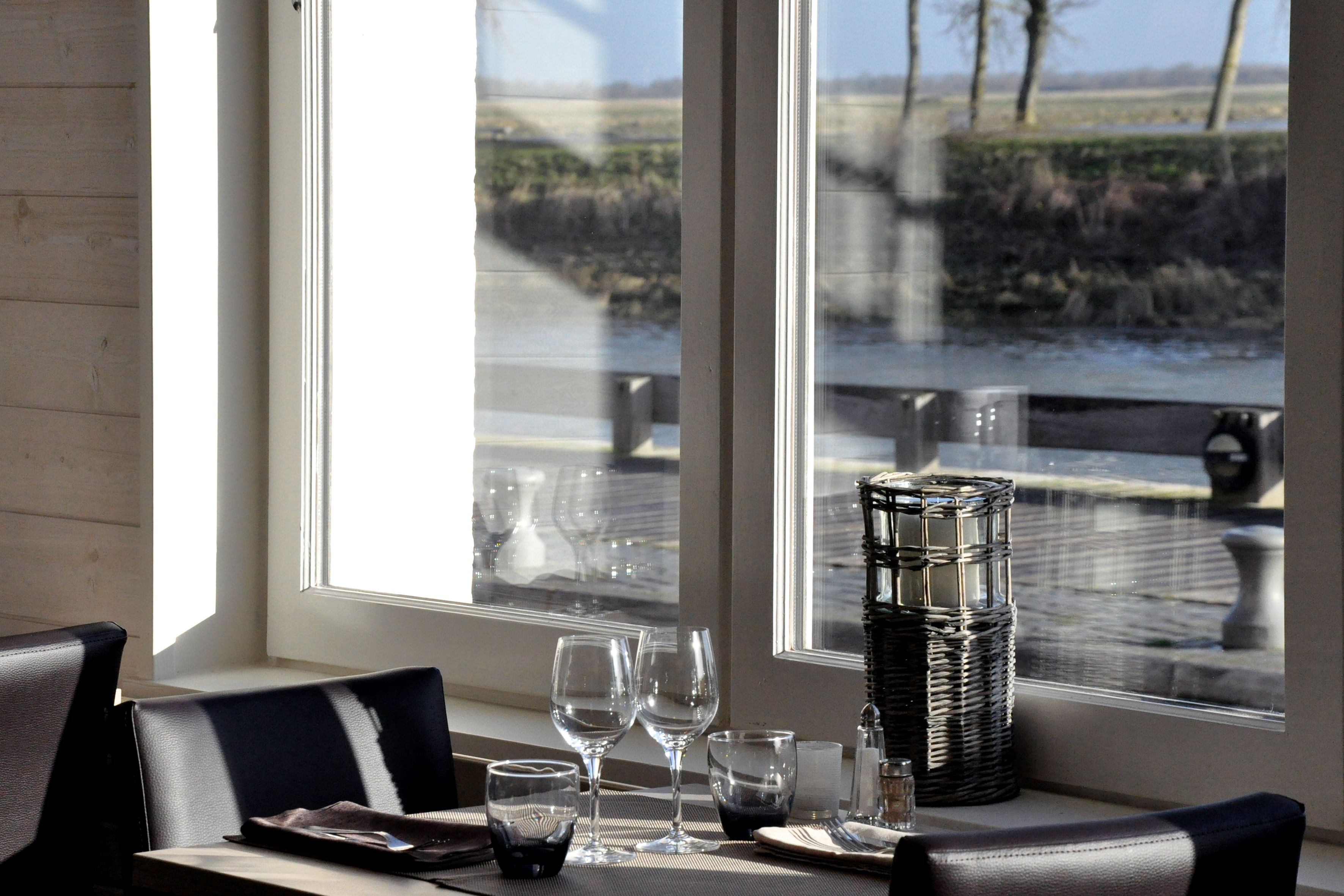 Lunch and dinner served, French cuisine