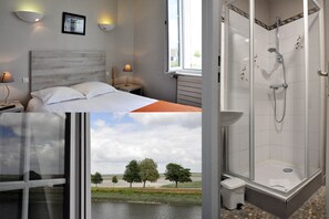 Quarto casal clássico | Roupas de cama premium, escrivaninha, quartos à prova de som