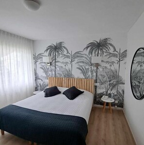 Dobbeltrom | Safe på rommet, skrivebord, lydisolert og strykejern/-brett