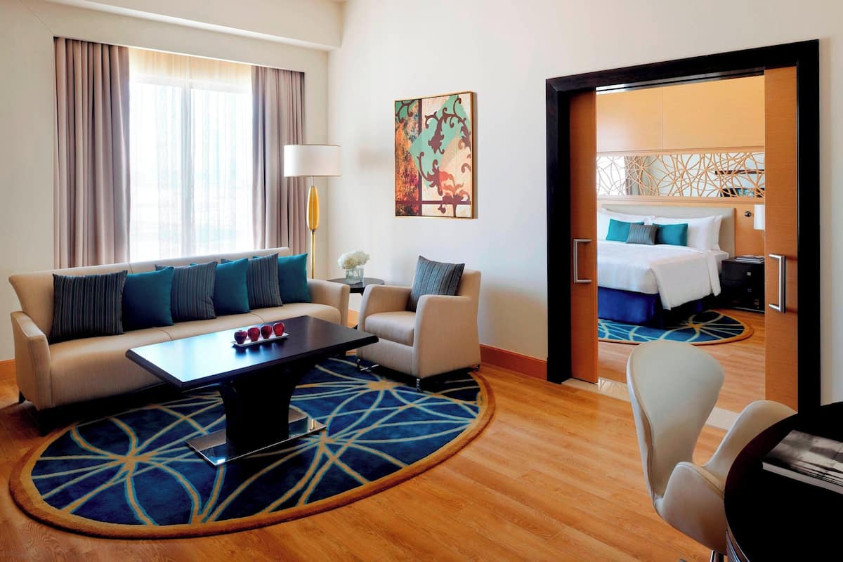 Premium bedding, minibar, in-room safe, desk
