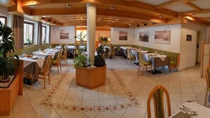Dining - Hotel Trenker (Braies)