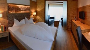 1 bedroom, in-room safe, desk, laptop workspace - Hotel Trenker (Braies)