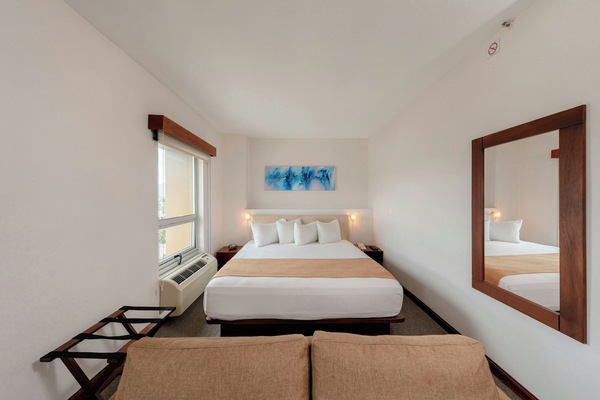 Junior Suite, 1 King Bed | Premium bedding, in-room safe, desk, blackout drapes