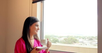 Roupas de cama premium, cofres nos quartos, escrivaninha