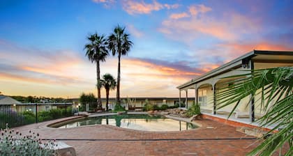 Thunderbird Motel