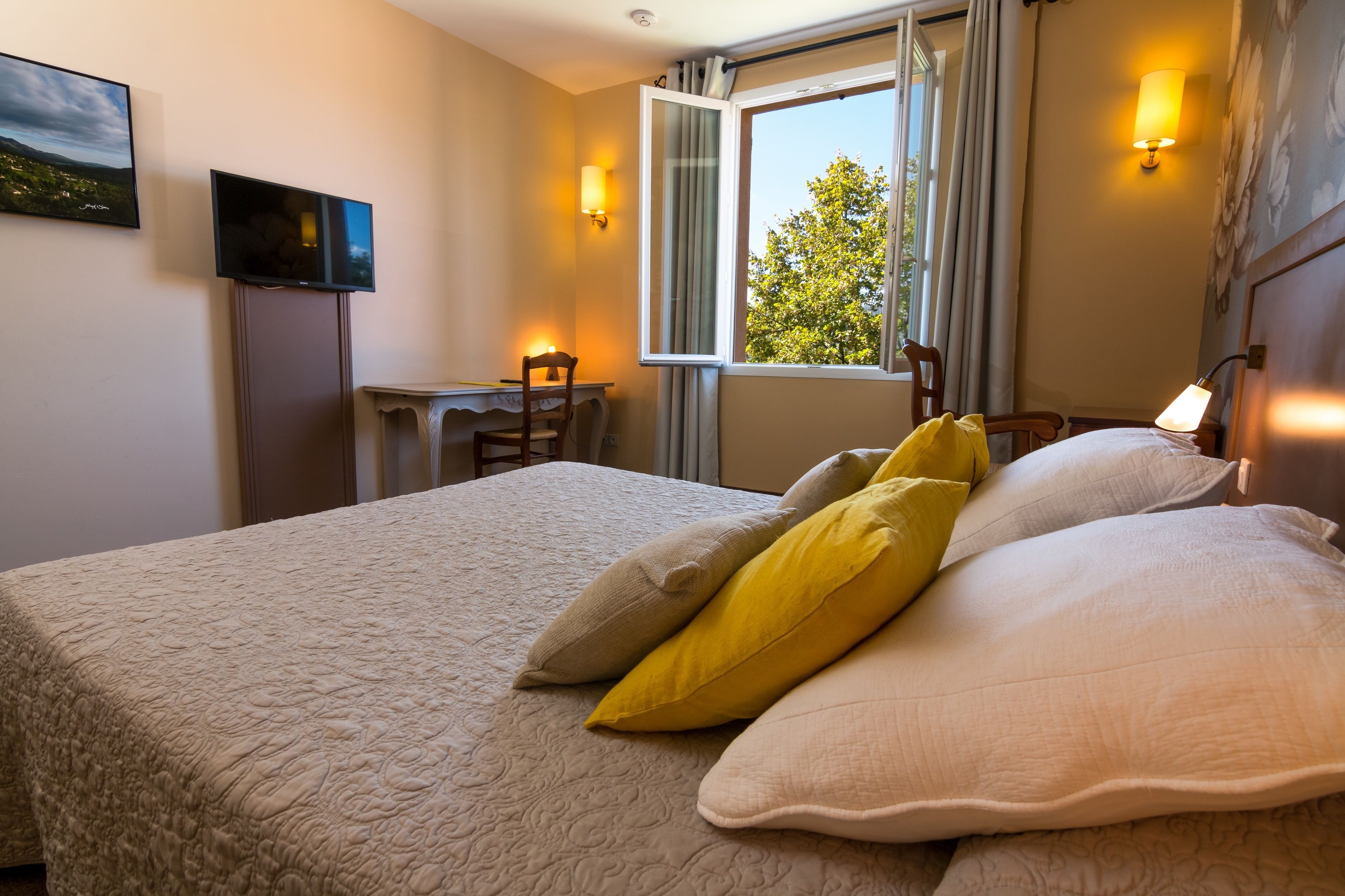 double room | minibar, in-room safe, soundproofing, cots/infant beds