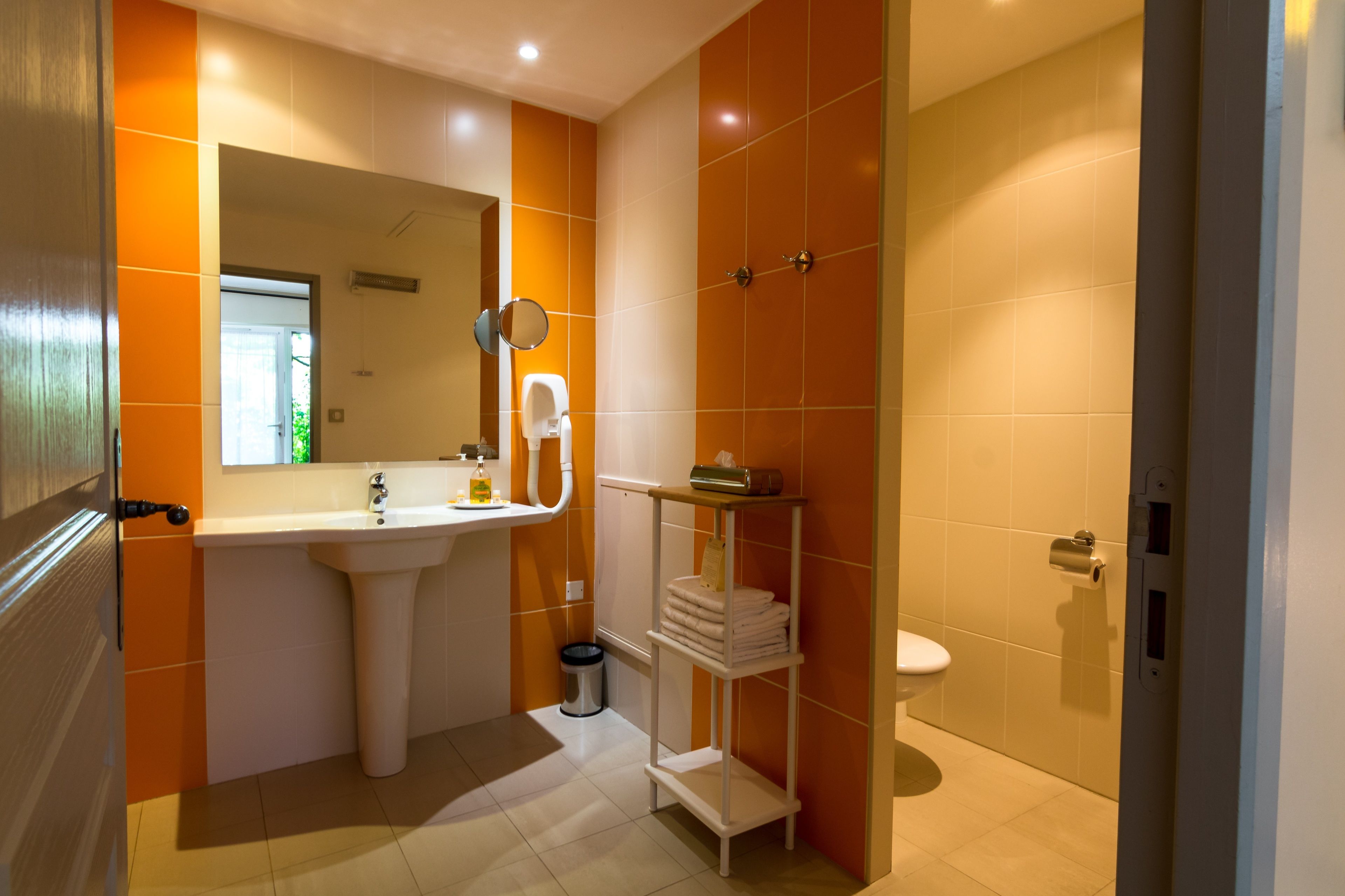 twin room | minibar, in-room safe, soundproofing, cots/infant beds