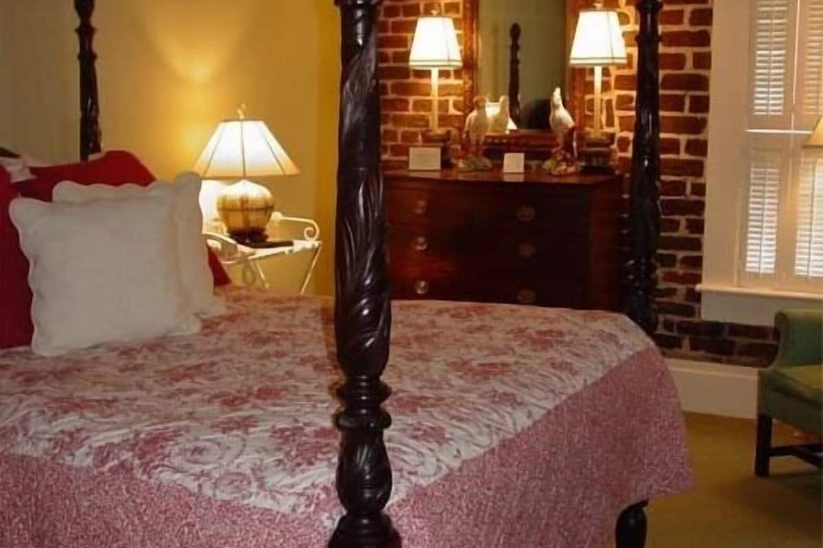 The Azalea Room | 1 bedroom, premium bedding, individually decorated