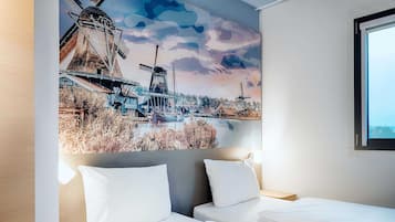 Twin Room | Hypo-allergenic bedding, desk, free WiFi, bed sheets