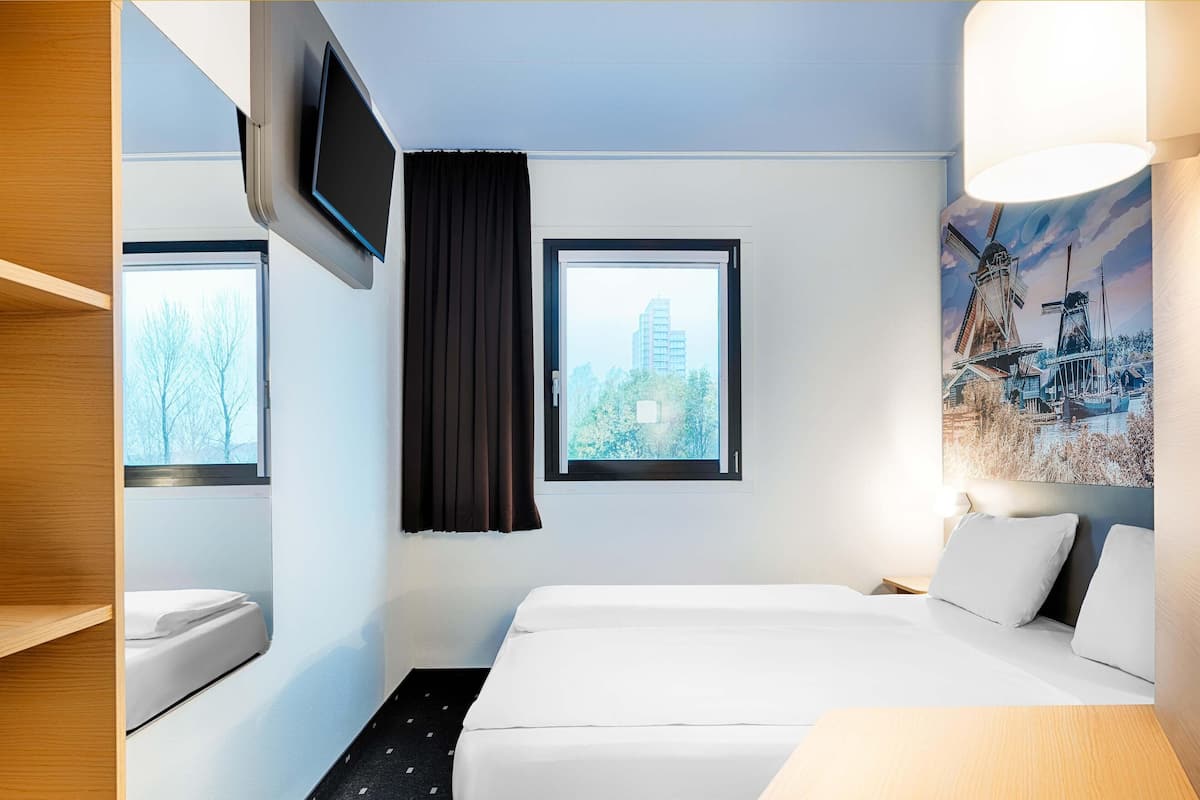 Habitación doble | Ropa de cama hipoalergénica, escritorio, wifi gratis y ropa de cama