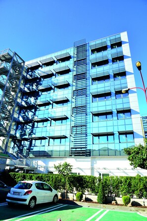 Free self parking - Hotel Cristina (Naples)