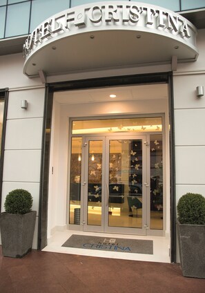 Property entrance - Hotel Cristina (Naples)