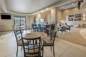 Lobby - Best Western Plus Chena River Lodge (Fairbanks)