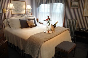 Classic Room | Premium bedding, individually decorated, individually furnished - The Palmer House Inn (Falmouth)