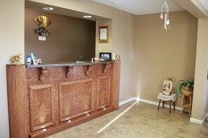 Reception - Relax Inn & Suites (Kuttawa)