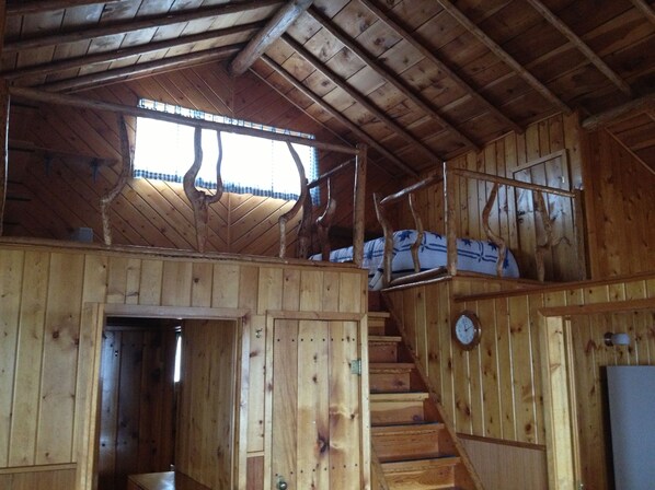 1 bedroom, individually decorated, individually furnished