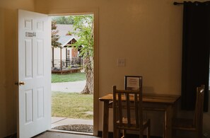 Classic Double Room | Free WiFi, bed sheets - Bryce Pioneer Village (Tropic)