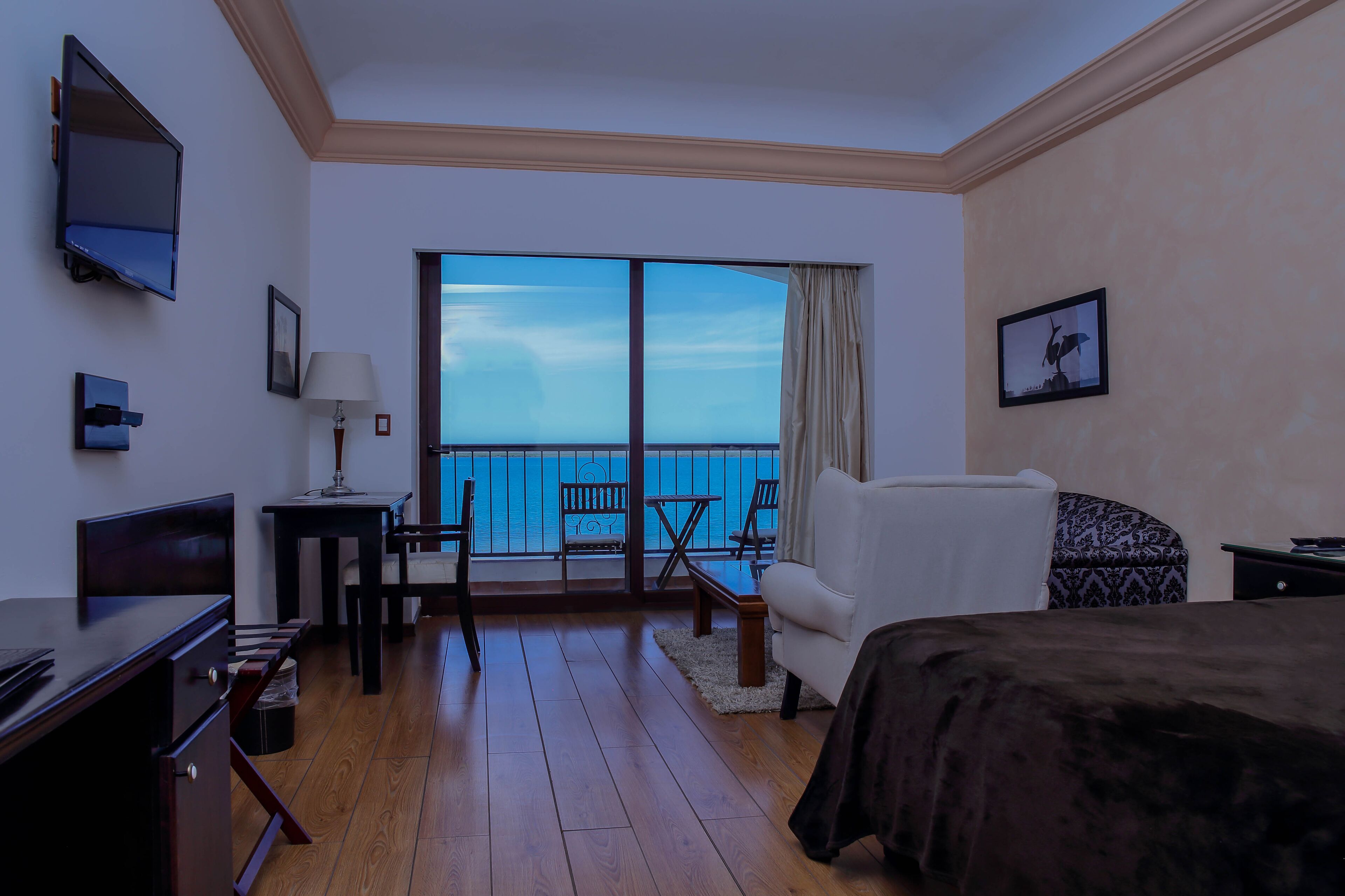 1 bedroom, minibar, in-room safe, individually decorated