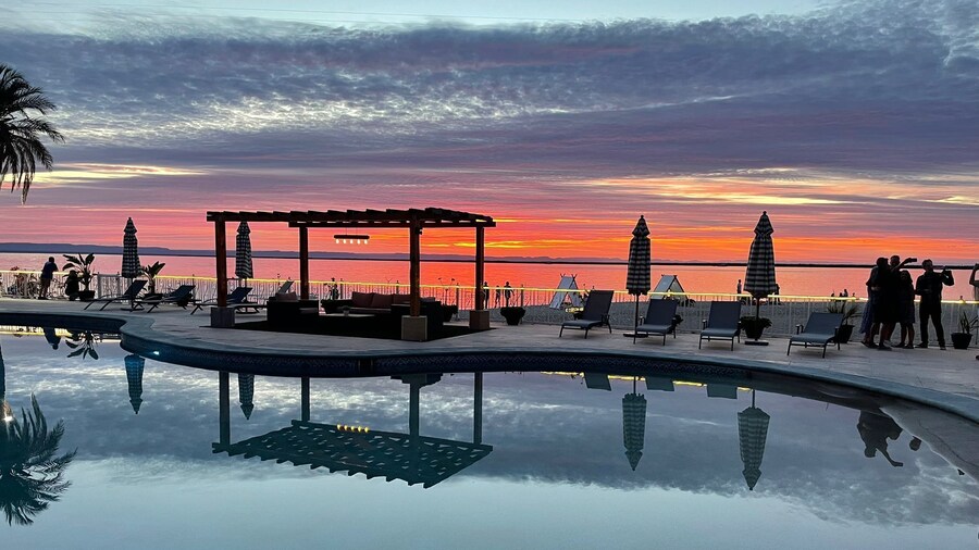 La Posada Hotel & Beach Club