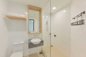 Bathroom - Changi Cove (Singapore)