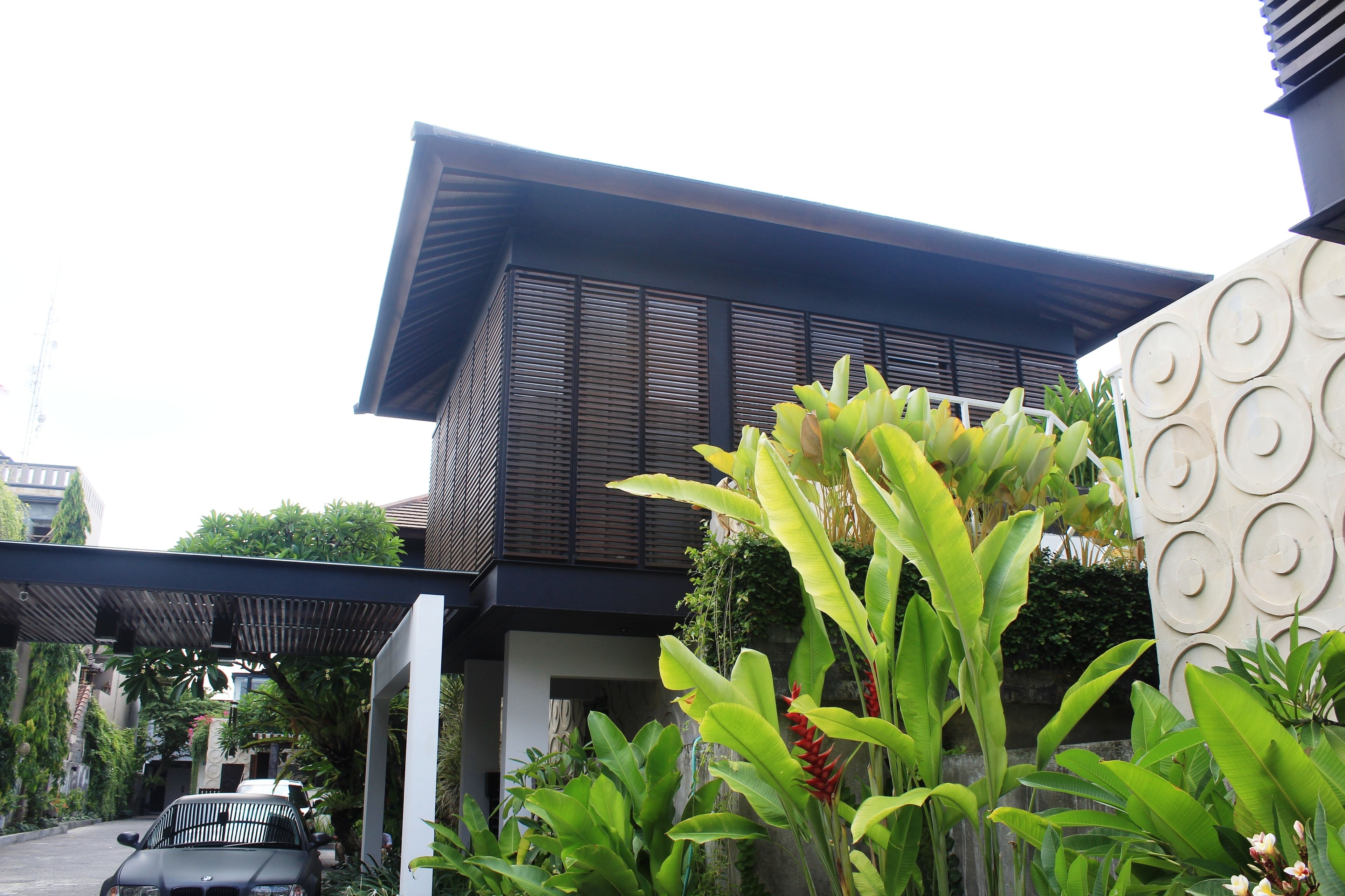 Pintu masuk hartanah