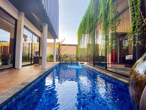 Three Bedroom Residence Private Pool | Select-Comfort-Betten, Zimmersafe, Schreibtisch, schallisolierte Zimmer