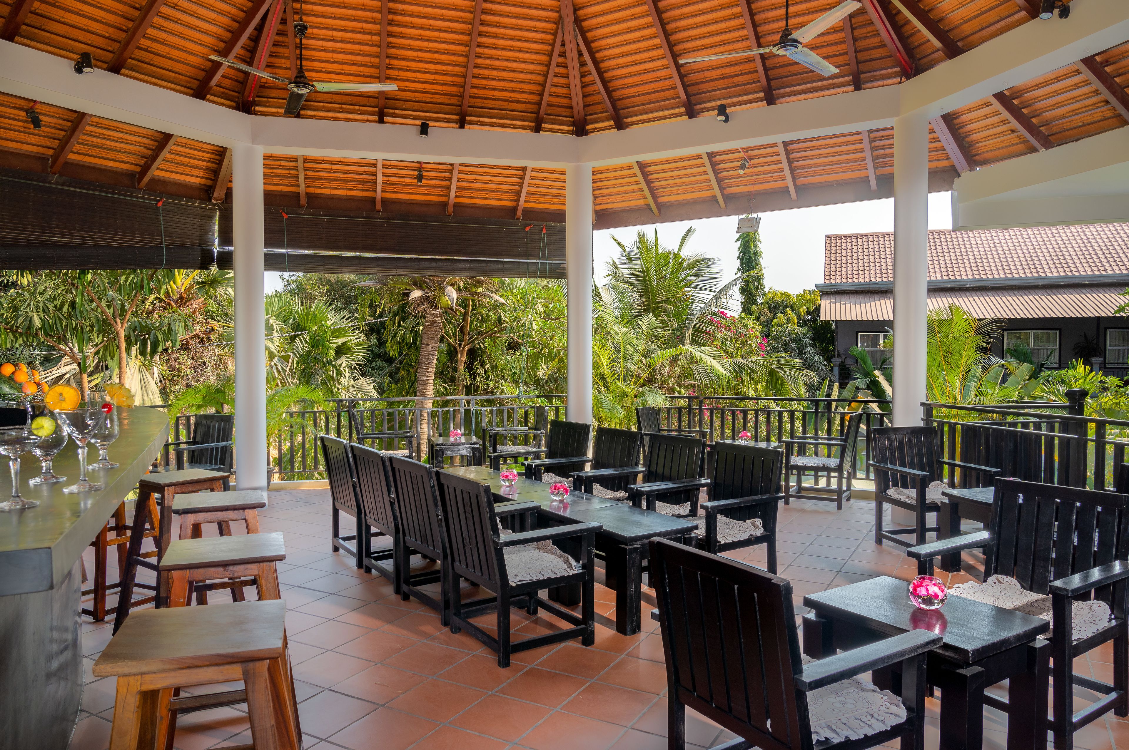 breakfast, lunch, dinner served; international cuisine, pool views