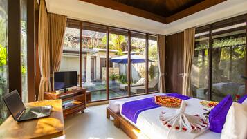 Select Comfort -patjalliset sängyt, minibaari, tallelokero huoneessa