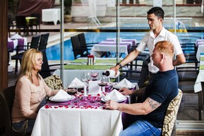 3 restaurants, breakfast, lunch, dinner served; Turkish cuisine 