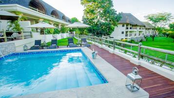 Hồ bơi ngoài trời, dù/ô trên bãi biển/hồ bơi