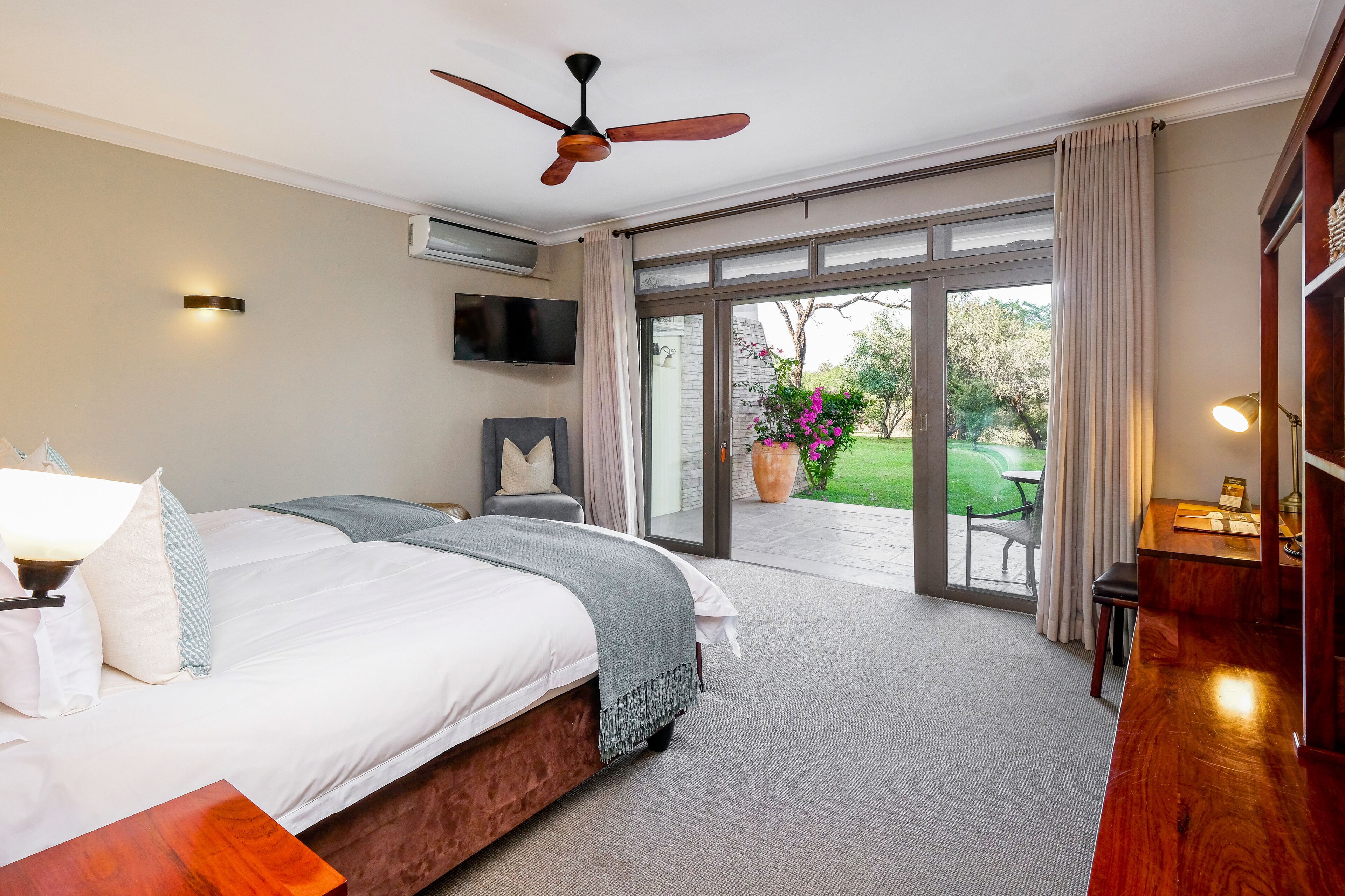 premium bedding, in-room safe, desk, free wifi