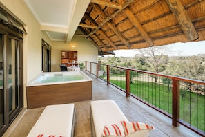 Suite (Strathearn) | Terrace/patio