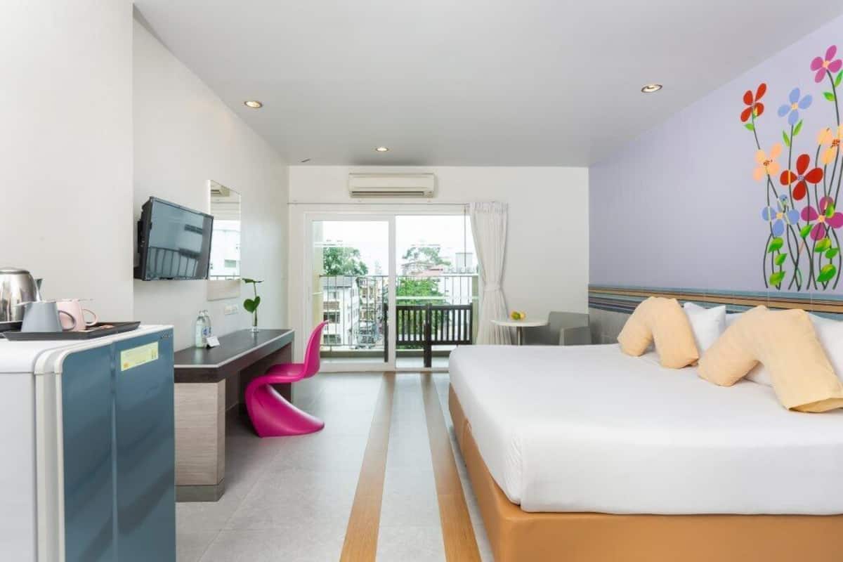 In-room safe, desk, laptop workspace, free WiFi