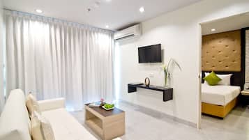 Grand Suite | Living room | LCD TV