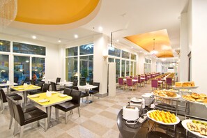 Daily buffet breakfast (THB 300 per person)