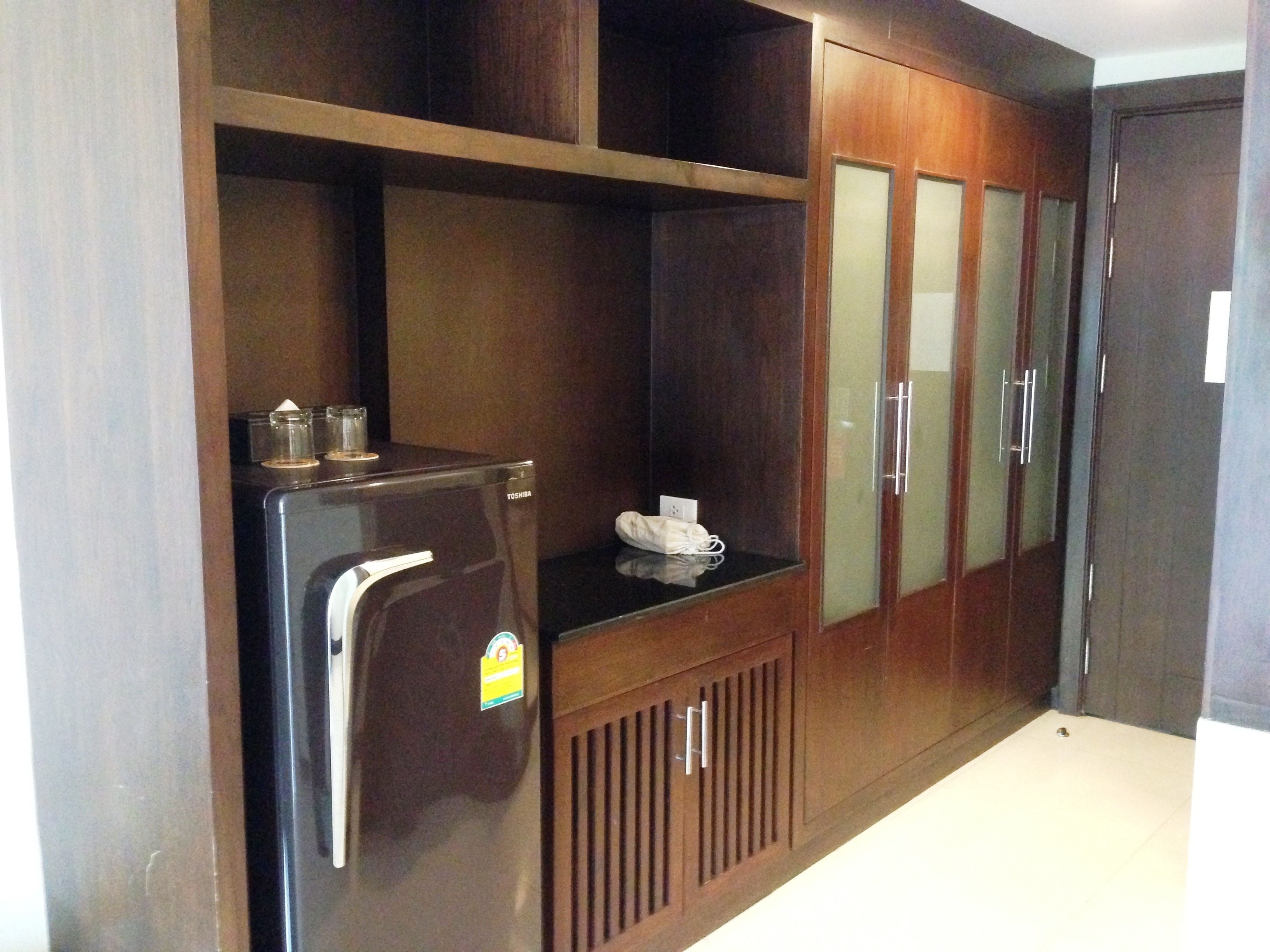 deluxe room | mini fridge