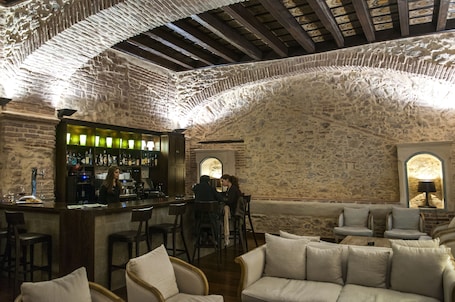 Bar (en la propiedad). Hotel Convento Aracena & Spa