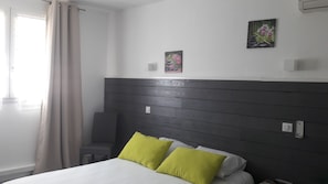 Free cots/infant beds, rollaway beds, free WiFi
